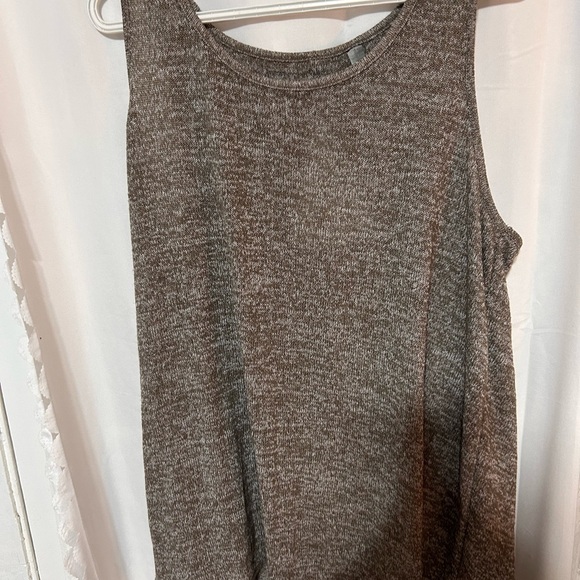 Denver Hayes xl grey thin wool like sleeveless top- split back - Picture 6 of 9